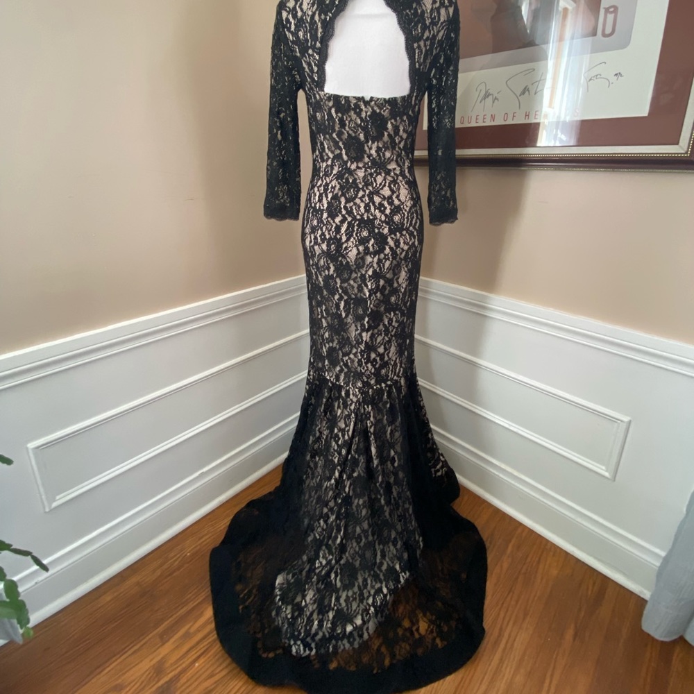 Venus Black Couture Lace Formal Dress - Picture 2 of 13